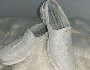 skechers white and silver sneakers