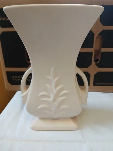 vintage mccoy pottery 2 handle cream colored vase