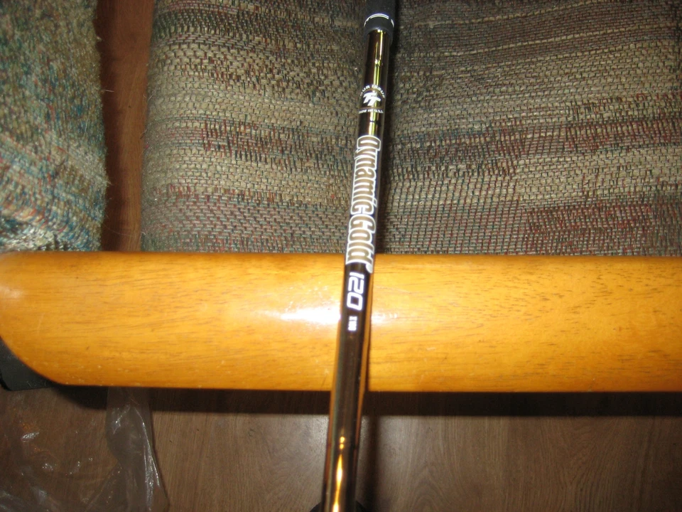 BRAND NEW Cobra F Max 28 degree 6 hybrid Dynamic Gold 120 Extra Stiff steel  RH - Image 4 of 4