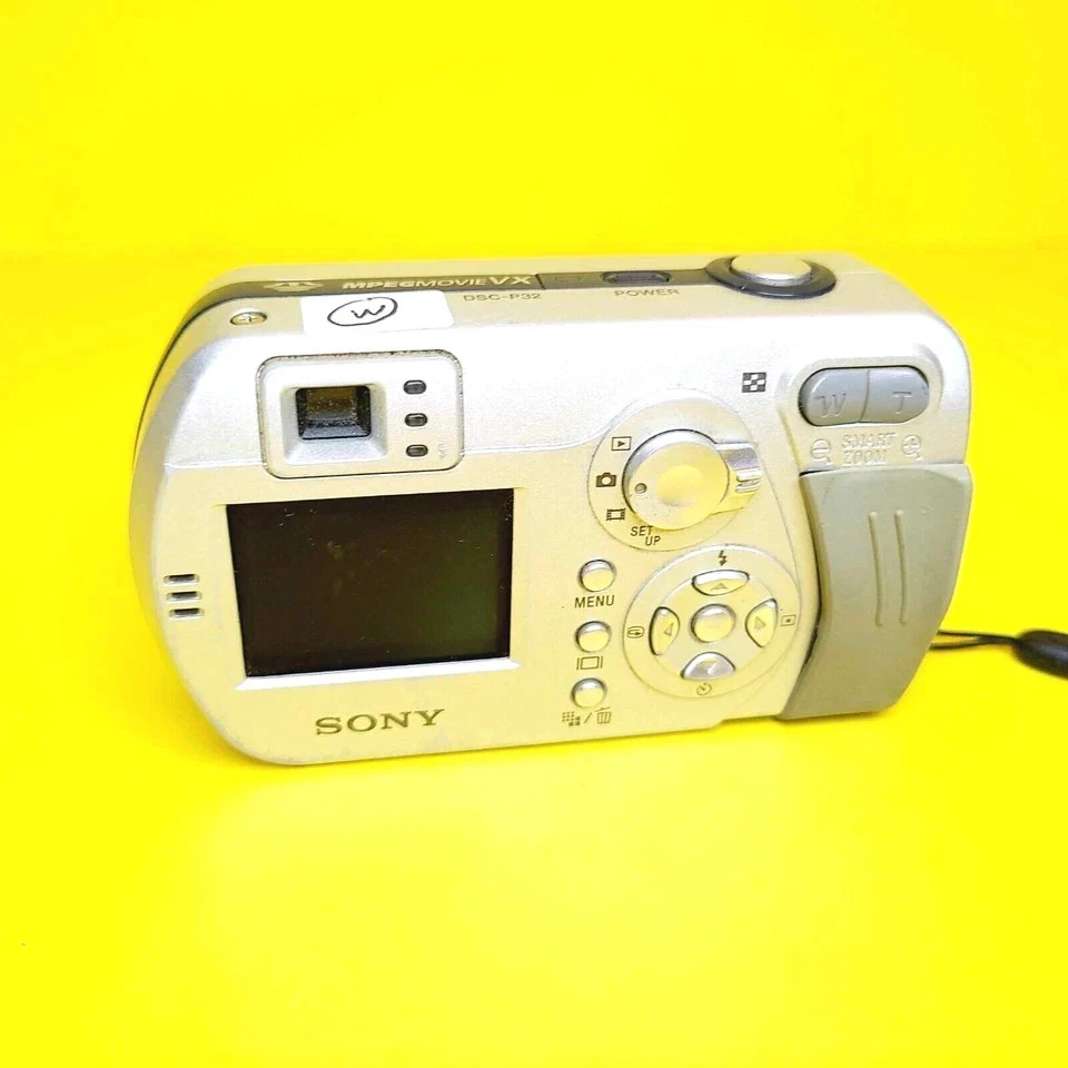 SONY CYBER-SHOT DSC-P32 COMPACT DIGITAL CAMERA AUTO FOCUS 3.2 MP SILVER 1x ZOOM - Image 4 of 4