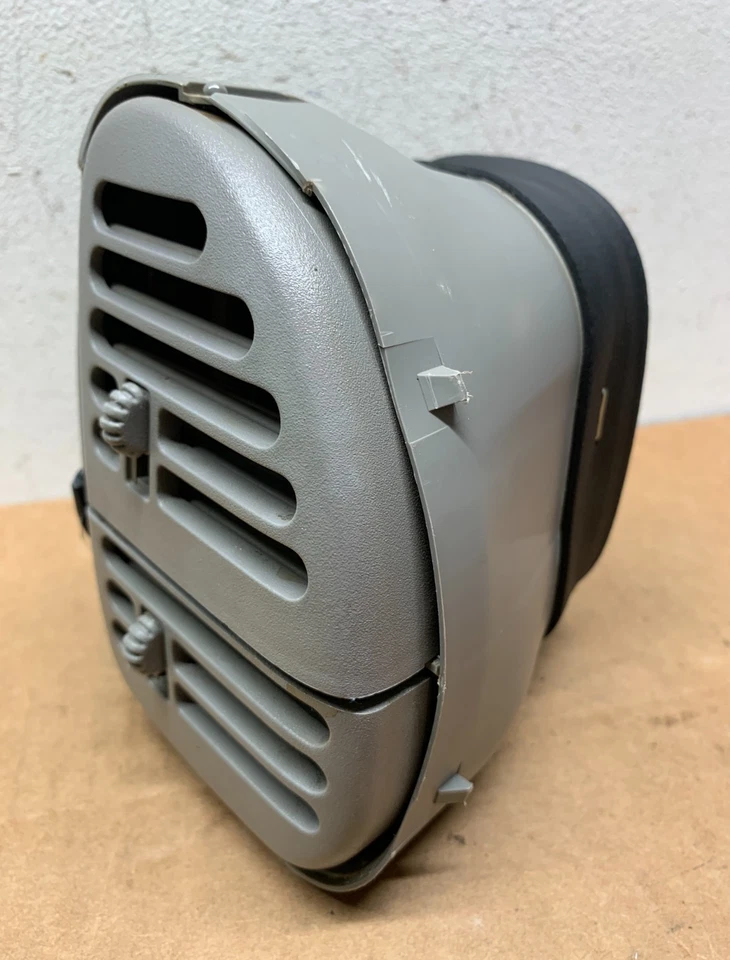 Camión Chevy GMC C/K 1500 1995-1999 1995-1999 usado bisel diestro ventilación de aire gris 16821513 Foto 4 de 4