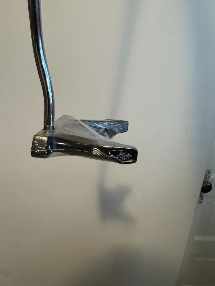 NIKE GOLF Method Core Drone Putter [34”] New Old Stock With Putter Cover - Image 4 of 4