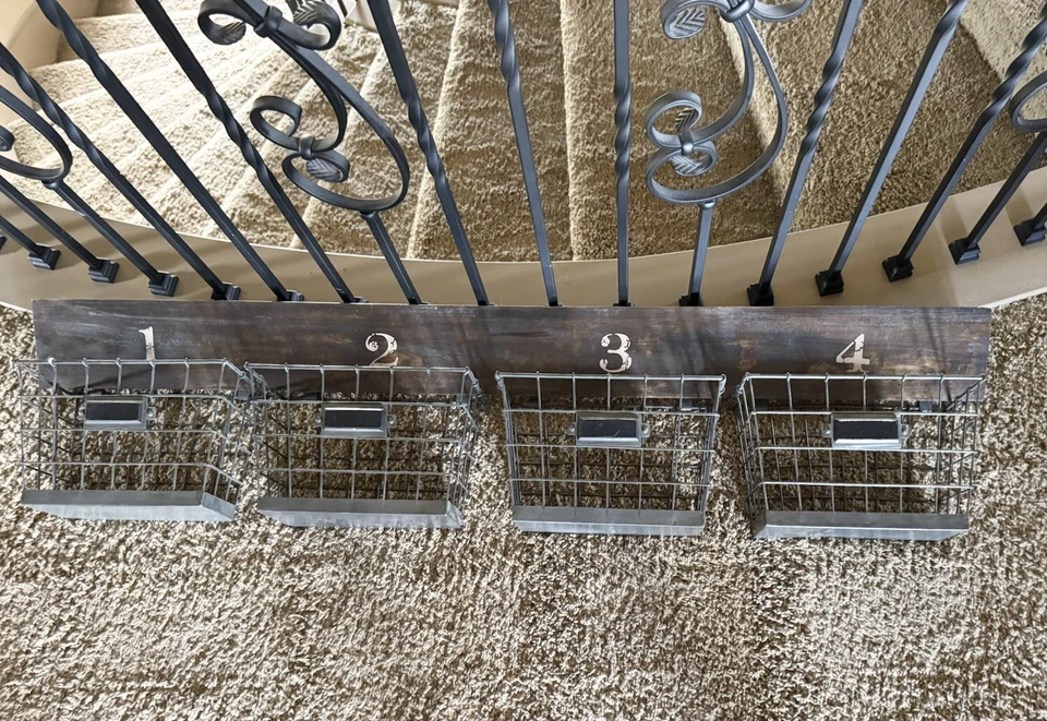 Colgador de pared de cesta de madera y alambre Pottery Barn Foto 4 de 4