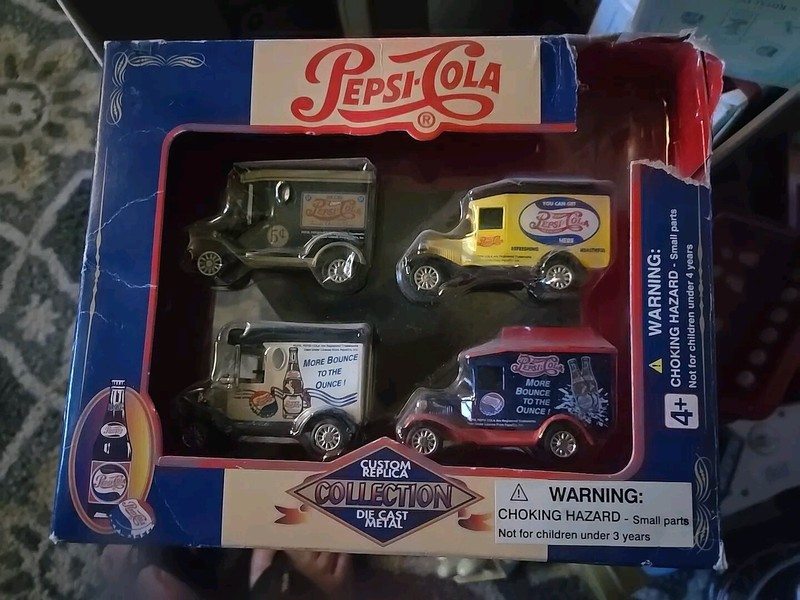 PEPSI-COLA COLLECTION OF GOLDEN WHEEL CUSTOM REPLICA DIE CAST METAL