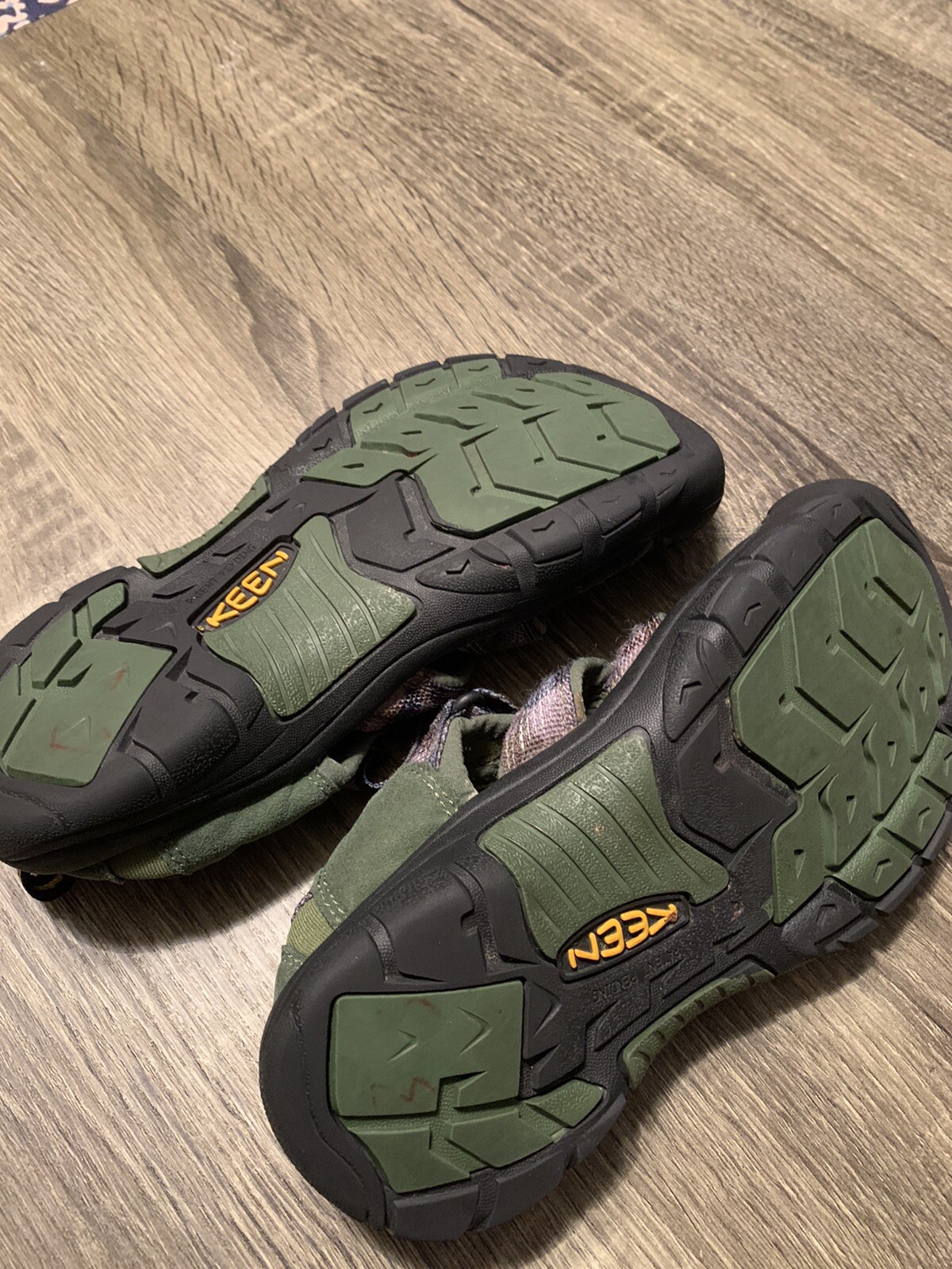 Sandali sportivi Keen Newport H2 impermeabili da trekking taglia 4 verdi mimetici usati