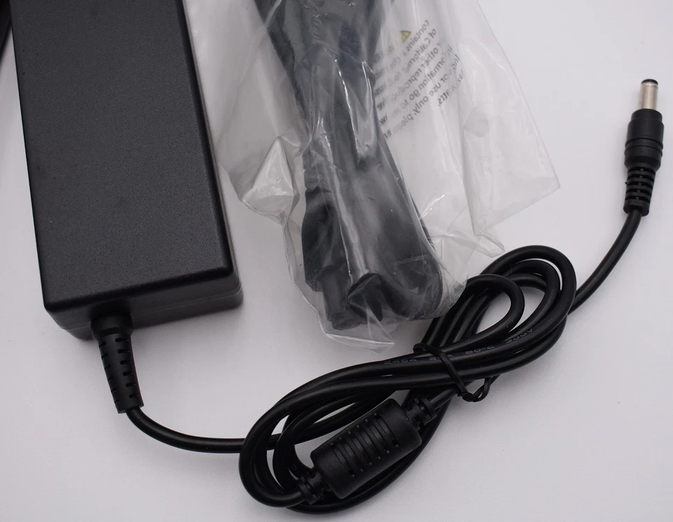 Novo adaptador CA Ablegrid PA-90w 19V 4.74A com controle remoto usado Westinghouse caixa aberta - Imagem 3 de 4