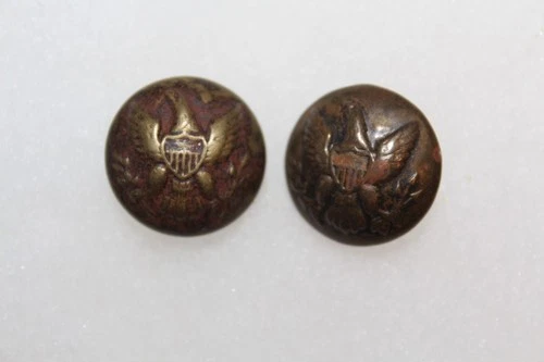 PAIR OF CIVIL WAR EAGLE UNIFORM COAT BUTTONS