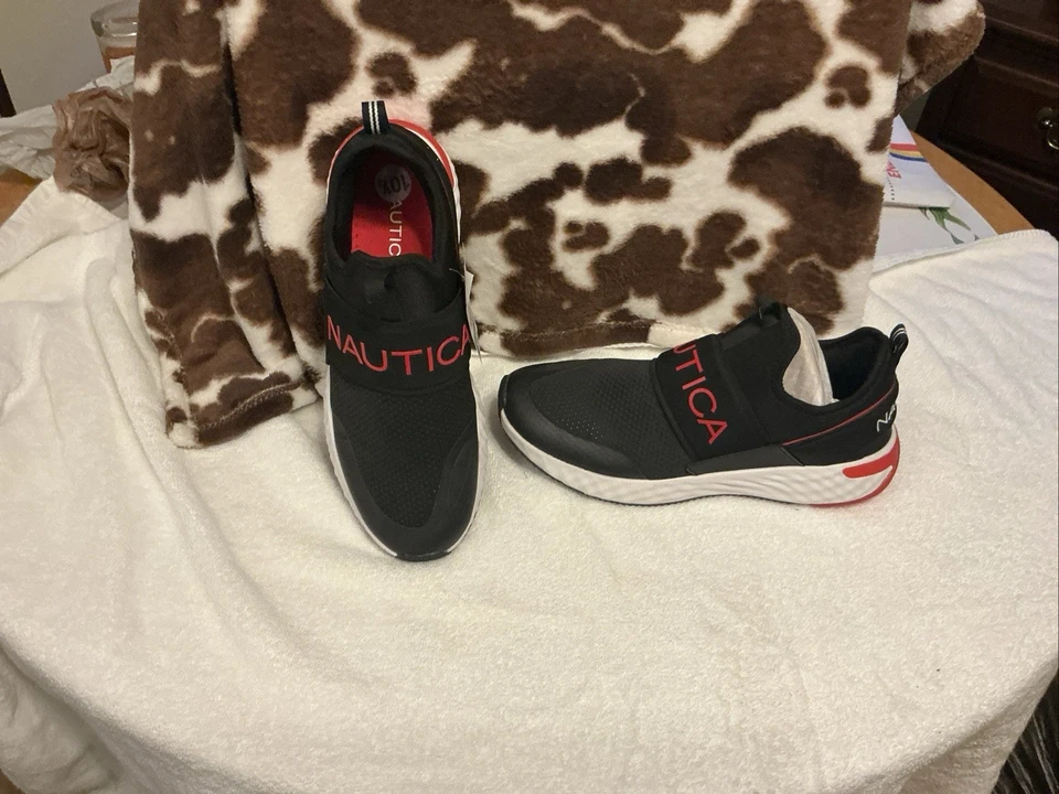 Zapatos Nautica Hombre Talla 10.5 Nuevos. Sin la caja hay etiquetas. Foto 3 de 4