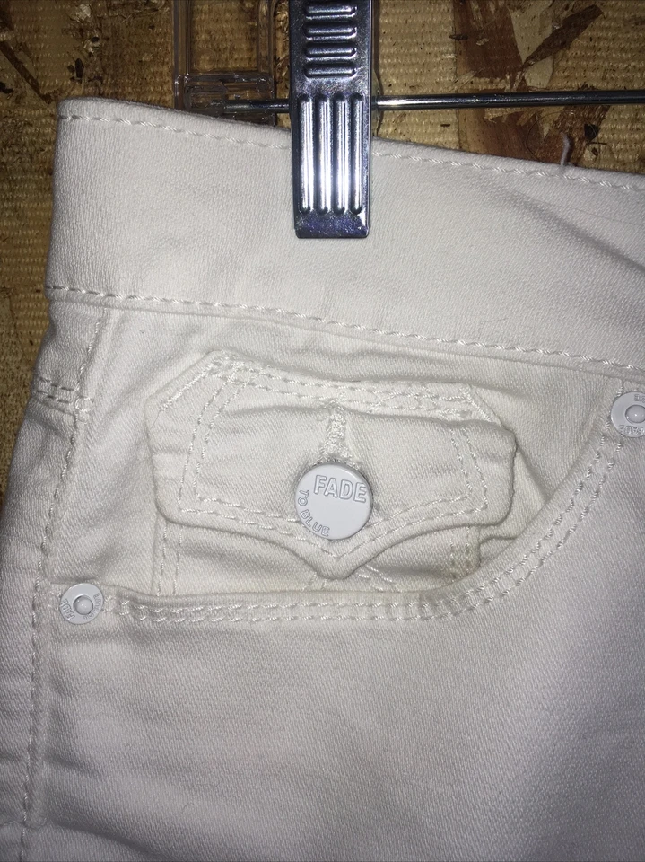 women fade to blue. White Bootcut Jeans. Size 8 30” Waist - Image 4 of 4