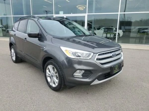 2017 Ford Escape SE HEATED SEATS, BLUETOOTH, NAVIGATION!!