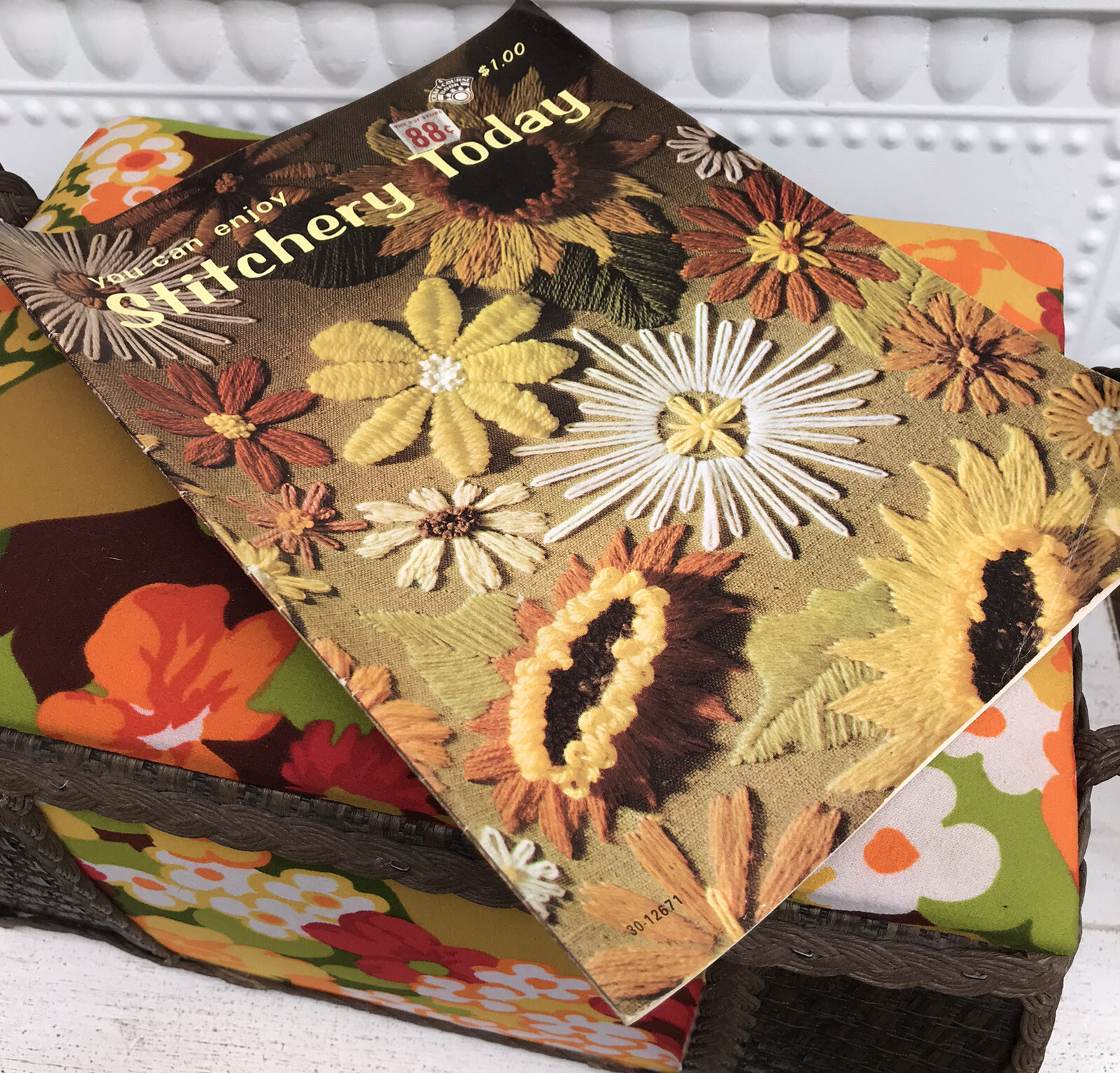 Vtg MCM Groovy 70s Orange Yellow Floral Wicker Storage Sewing Basket w Craft Bk