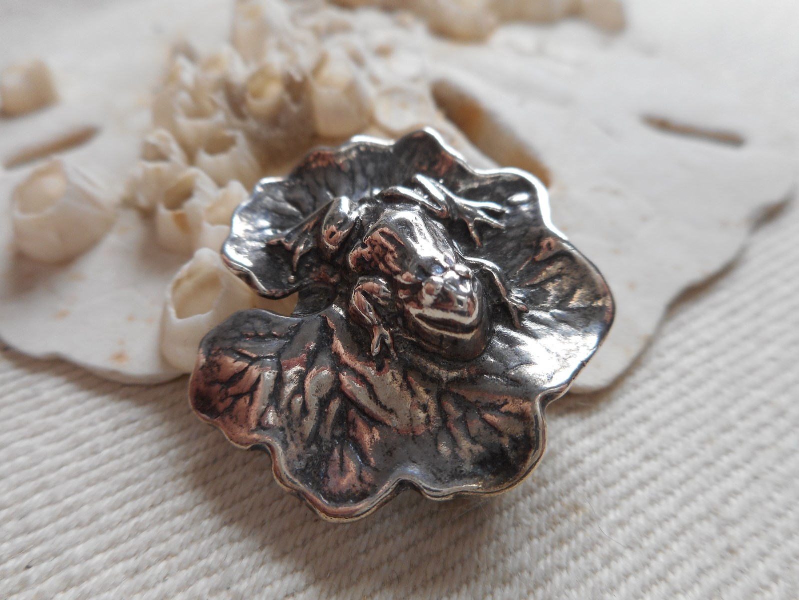 Tiny Signed Stamas Sterling Silver Frog on Lily P… - image 8