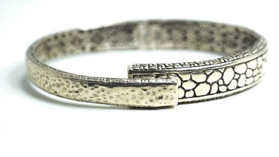 Sarda Sterling Silver Pebble & Hammered Finish Hinged Bangle Bracelet