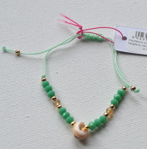 NEW Childrens Green wooden shell charm stretch bracelet fashion jewellery beach - Picture 2 of 2