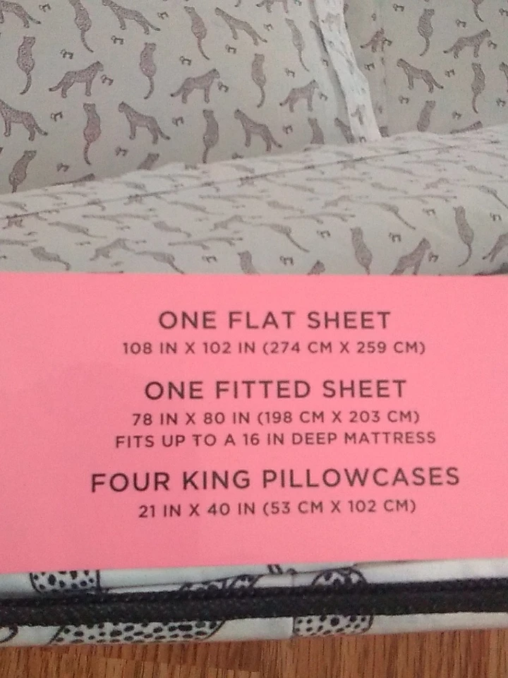 Juego de sábanas de 6 piezas Juicy Couture estampado de leopardos blancos tamaño king Foto 3 de 4