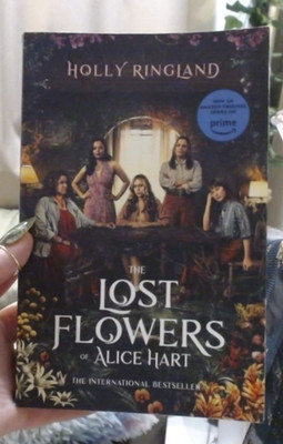 The Lost Flowers of Alice Hart Paperback - Tv Show Cover - Read condition