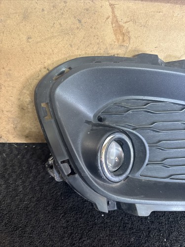 2012-2017 KIA RIO MK3 O/S RIGHT DRIVER SIDE FOG LIGHT GRILL TRIM 86584-1W200 - Picture 2 of 7