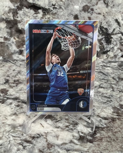 Cooper Flagg [Light Burst] #35 2025 Topps NBA Hoops card