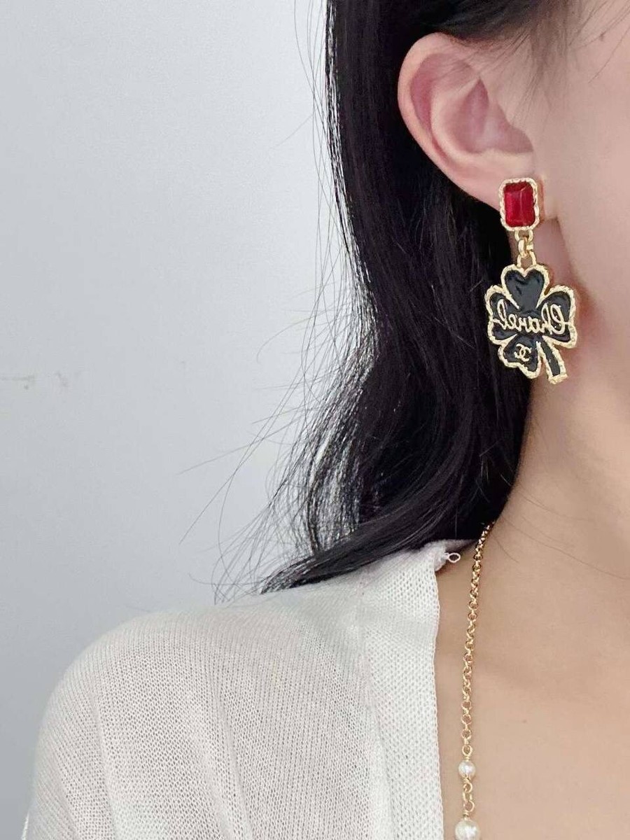 CHANEL Costume Jewelry Casual Style Clover Party Style With Jewels