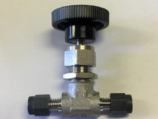 1/8" Tube 316ss Shutoff Needle Valve  (6000 Psi) Circle Seal M92TI-2CC