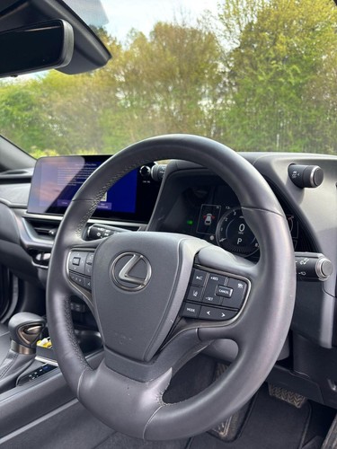 2023 Lexus UX 2.0 250h SUV 5dr Petrol Hybrid E-CVT Euro 6 (s/s) (184 ps) ESTATE - Picture 17 of 20