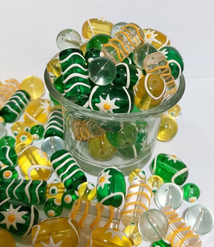 Glass Beads For Bracelet Making Flower Daisy Garden Spring 13mm Green Mix 20 pc - 第 1/10 張圖片