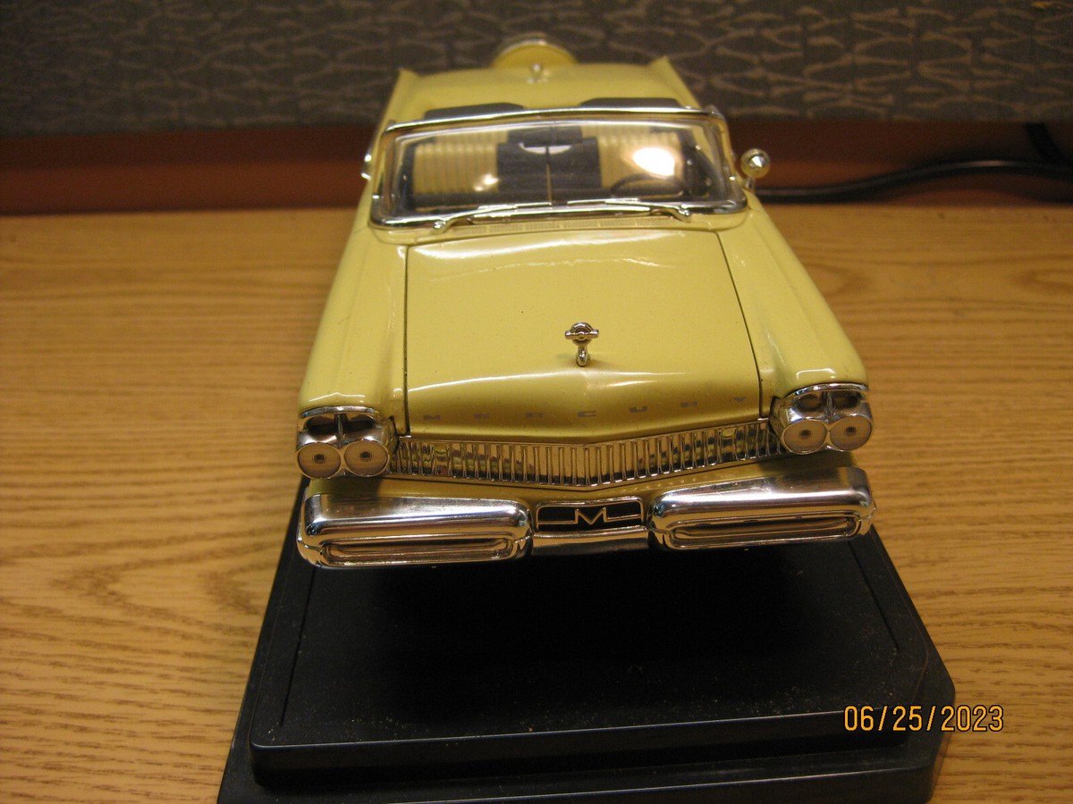 1/18 1957 MERCURY TURNPIKE CRUISER CONV.IN YELLOW BY ROAD