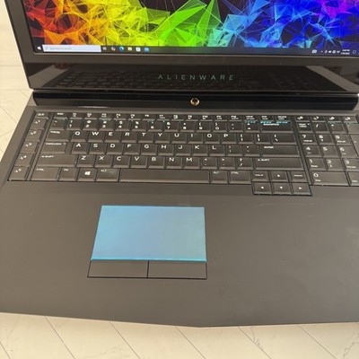 ALIENWARE 17 R4 i7 2.6GHz GeForce GTX 1070 512GB SDD 1 TB HDD 16GB