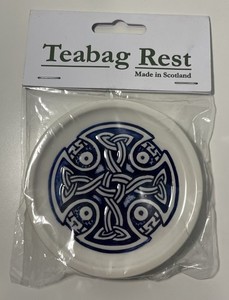 NEW Blue Celtic Knot Teabag Rest - Jacques Seller Ceramics - Scotland  3 5/8”