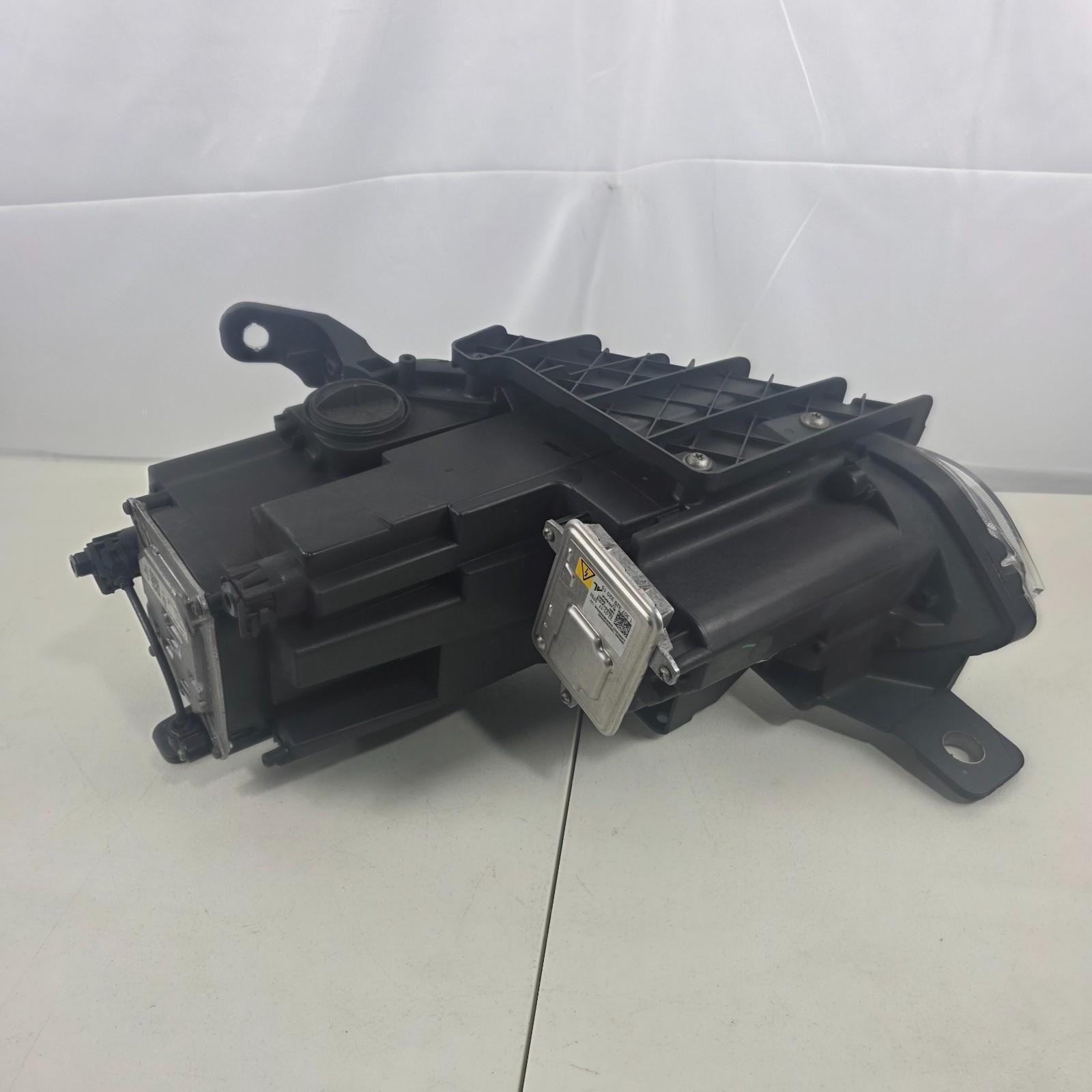 Maserati Ghibli 2014-2017 Right Headlight P/N 670038232