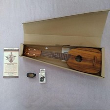 Famous Ukulele FS-4P with tuner 