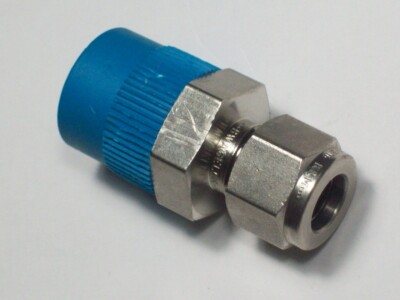 1- Swagelok Stainless Steel Fitting, 3/8'' OD Tube x 1/2'' Male NPT, SS-600-1-8