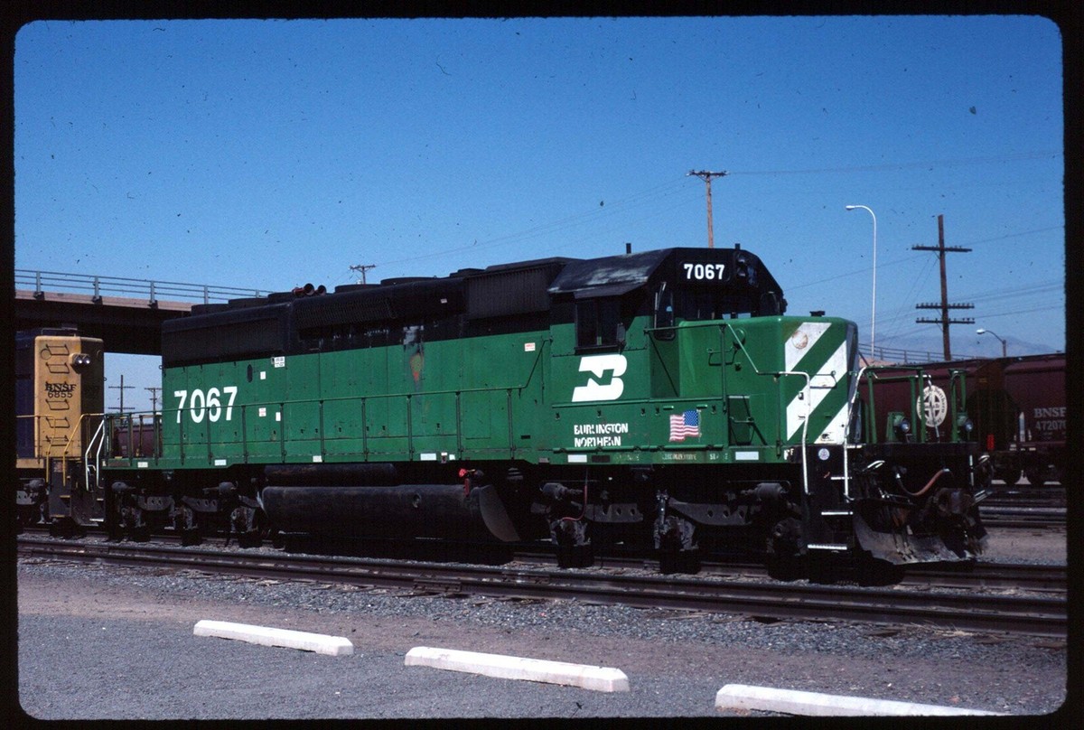 パブミラー　Great Vacation Railroad Golden Girl” #UP6706, the last surviving CNW Patch unit, in
