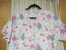 Scrub Top - by Scrub H.Q. - Size M - White w Pink Flowers