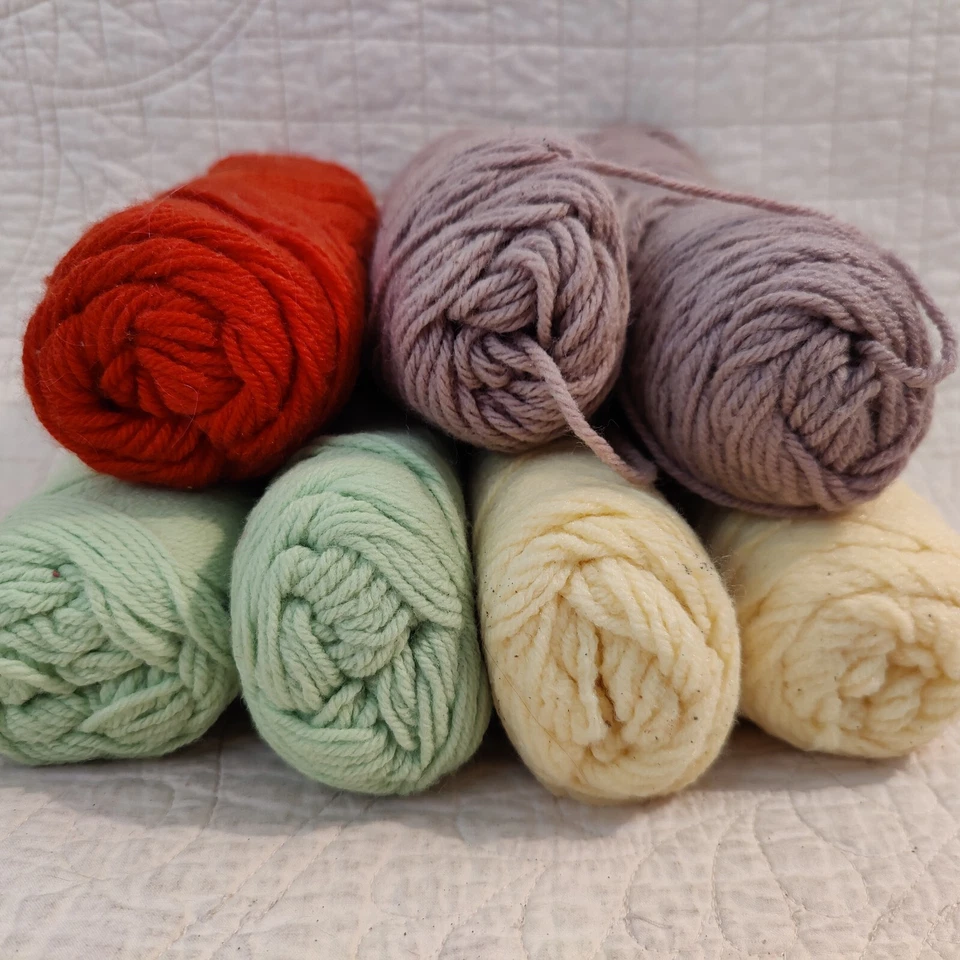 Mixed Lot of 7 Vintage Spundola DuPont Medium Weight #4 Yarn 85g 3oz Skeins - Image 4 of 4