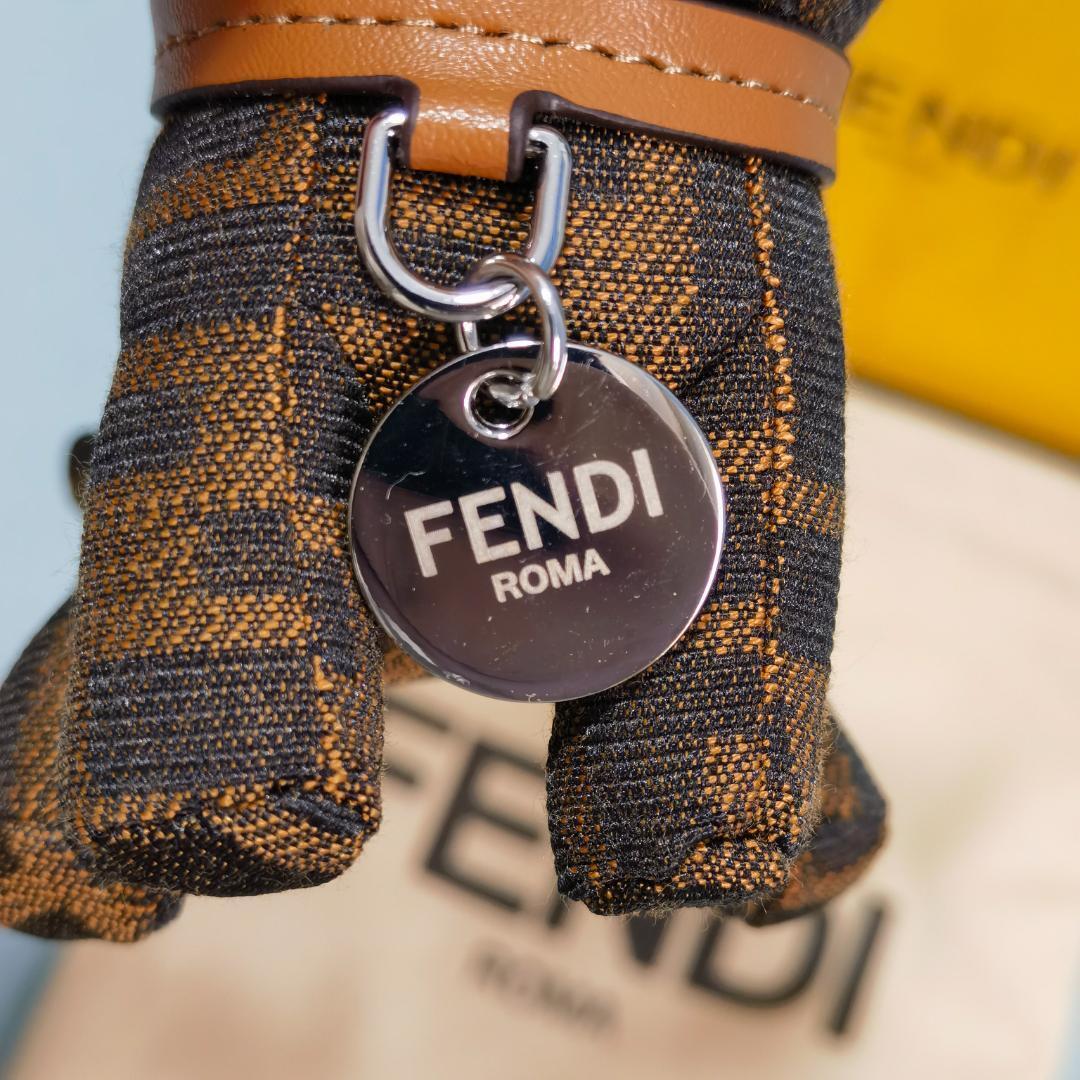 ドッグチャーム【FENDI】キーリング brown Fendi Dog Keychain Designer Bag Charm, Authentic Brown Pet