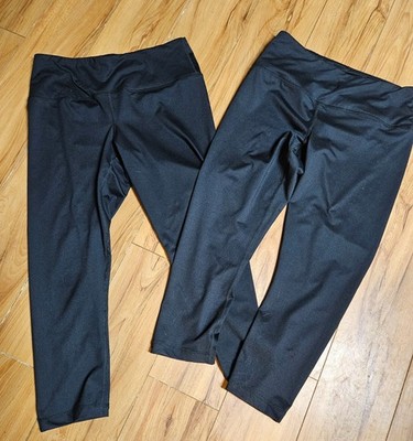 Bundle of 2   Velocity Women s Black Capri Leggings   Size Large
