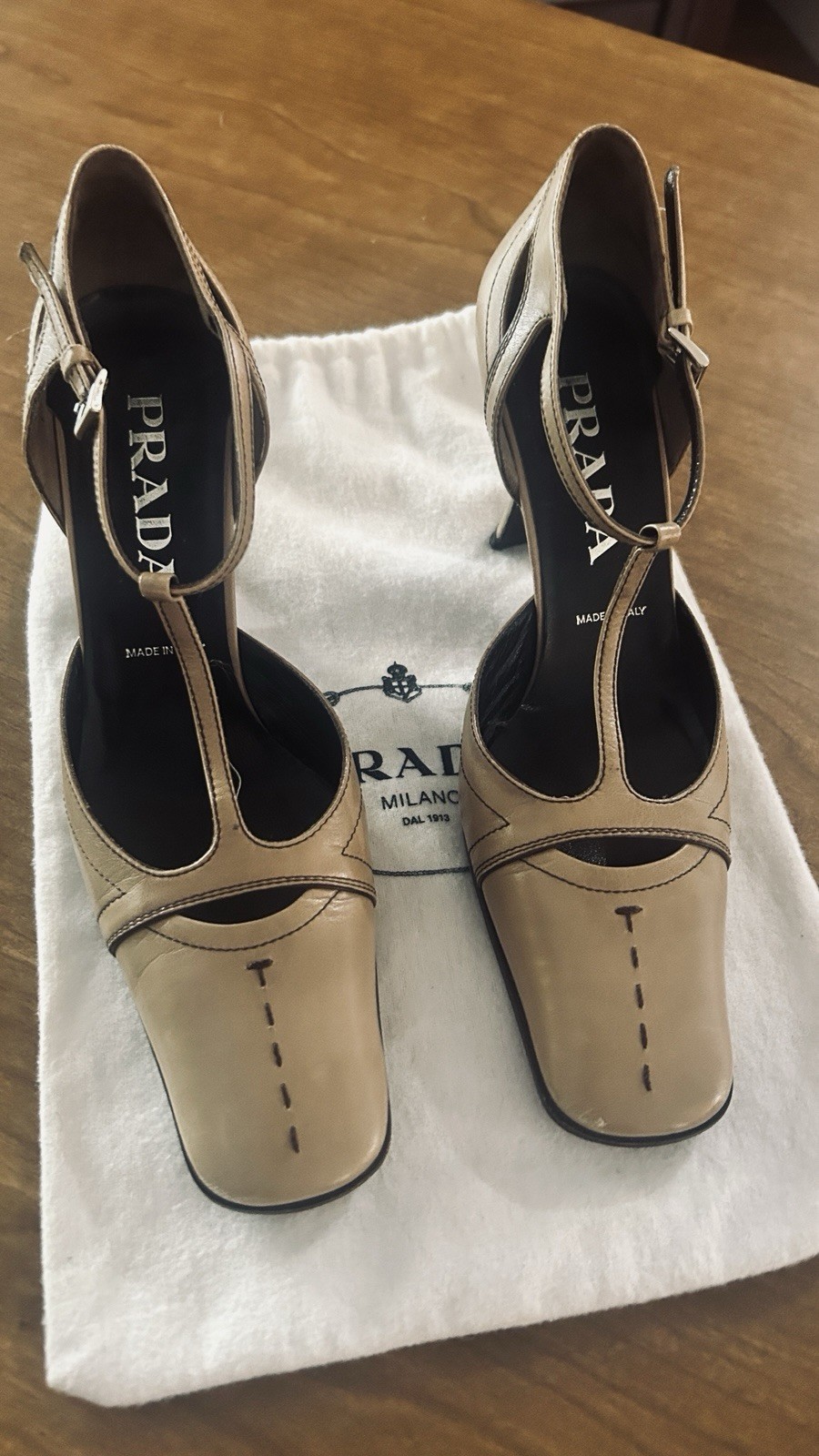 PRADA Women's Leather Mary Jane T-strap Heels sz 7