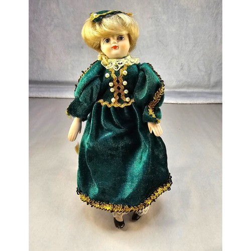 Muñeca irlandesa de porcelana vintage de House of Lloyd - Navidad alrededor del mundo - Imagen 1 de 4