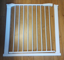 BabyDan Perfect Close Safety Gate White Pressure Fit Silent Auto Close 77.3–83.5