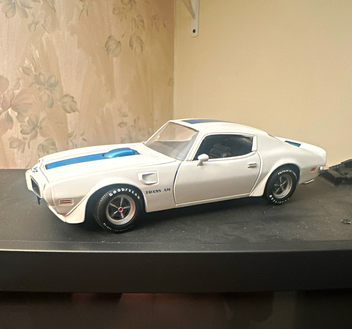 ERTL 1/18 Pontiac Firebird Trans Am カスタム Preços baixos em 1 18 carros diecast Trans Am | eBay