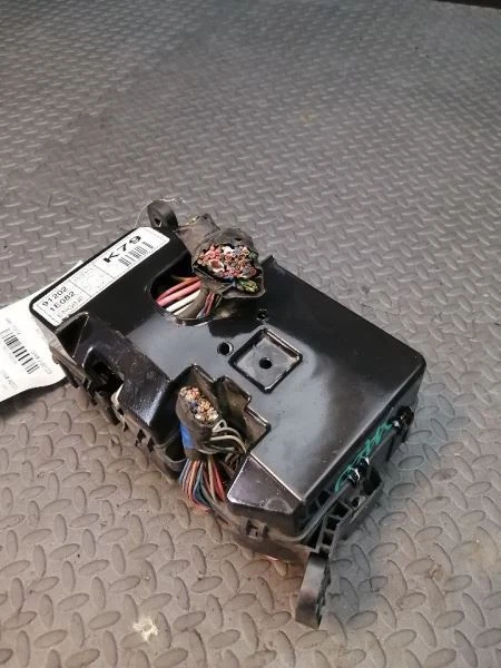 Fuse Box Engine VIN A 4th Digit VQ40DE Fits 05-07 XTERRA 1799598 - Image 2 of 4