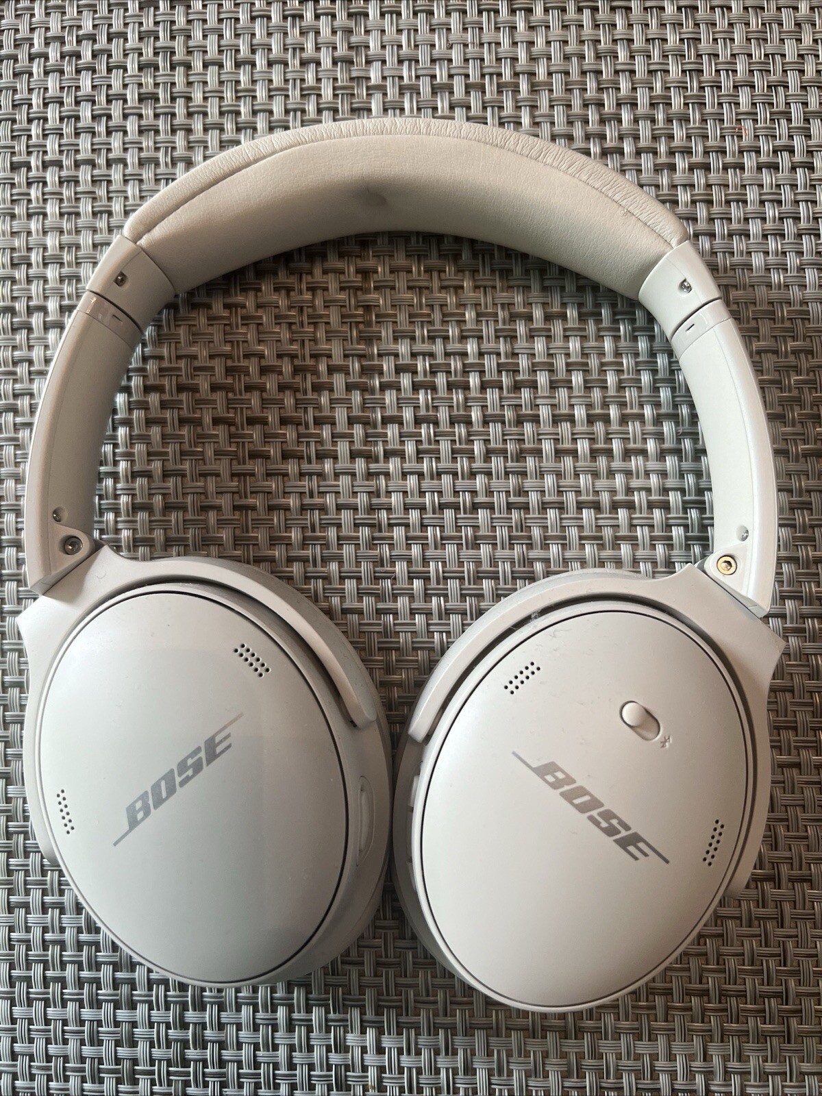 Bose QuietComfort Wireless Over-Ear Headphones - White-image