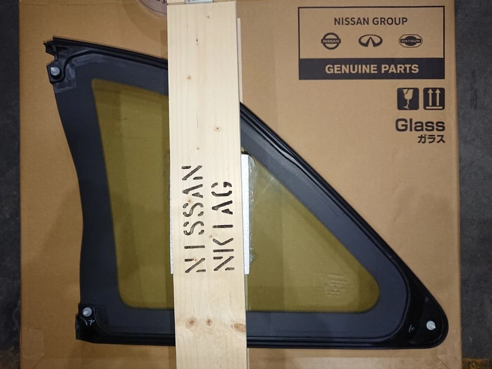 New genuine Nissan R34 Skyline quarter glass - RH GTR - image 2 of 4