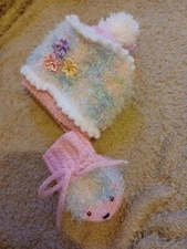 Girls hand knitted fluffy hat and mittens, 0-3 months.