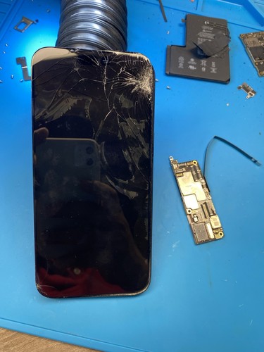 Apple iPhone 15/15Plus/15Pro/15Pro Max Logic Board Repair Service - Picture 2 of 7