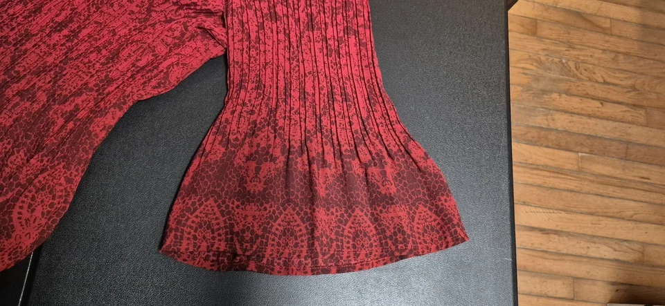 Damas Talla 2X (22/24W) Maggie Barnes para Catherine's Top Rojo Foto 3 de 4