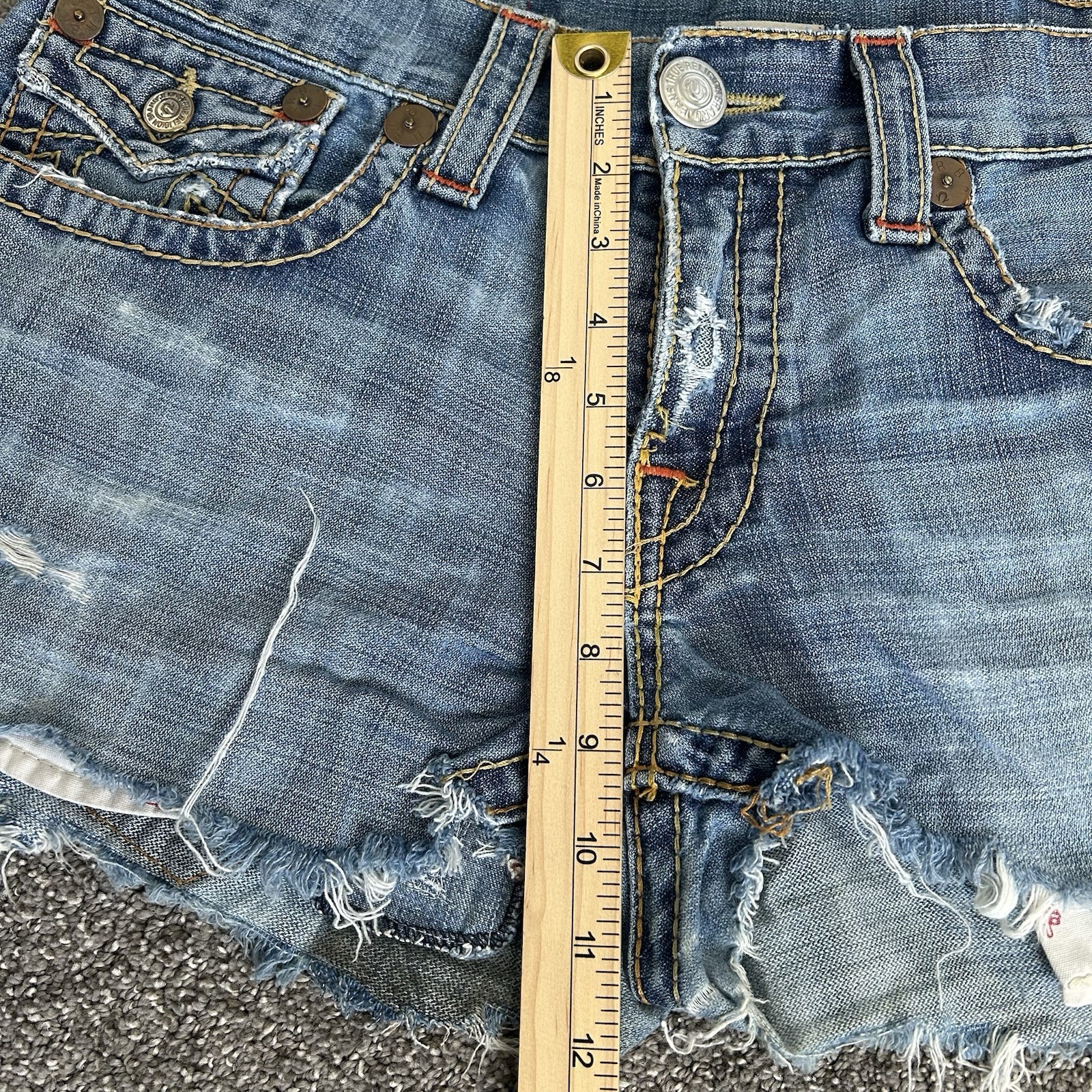 True Religion Women’s Cut Off Jean Shorts - Size 34 -Back Flap Pocket Frayed Hem thumbnail 7