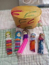 Vintage Guatemalan Worry Dolls Handmade Yarn 5 Figures Decorated Balsa Box