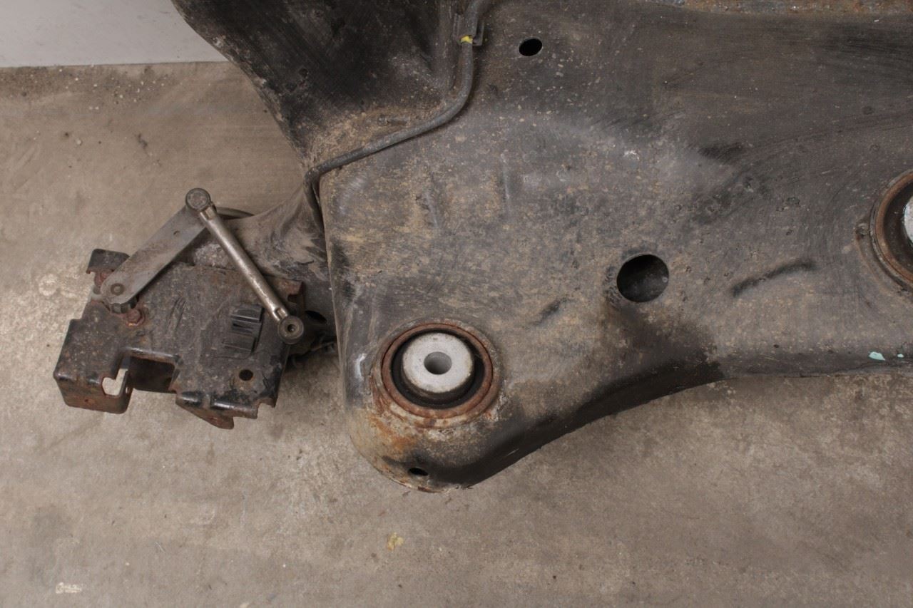 2014-2024 Maserati Ghibli S Q4 AWD Rear Crossmember Subframe 670007569 OEM